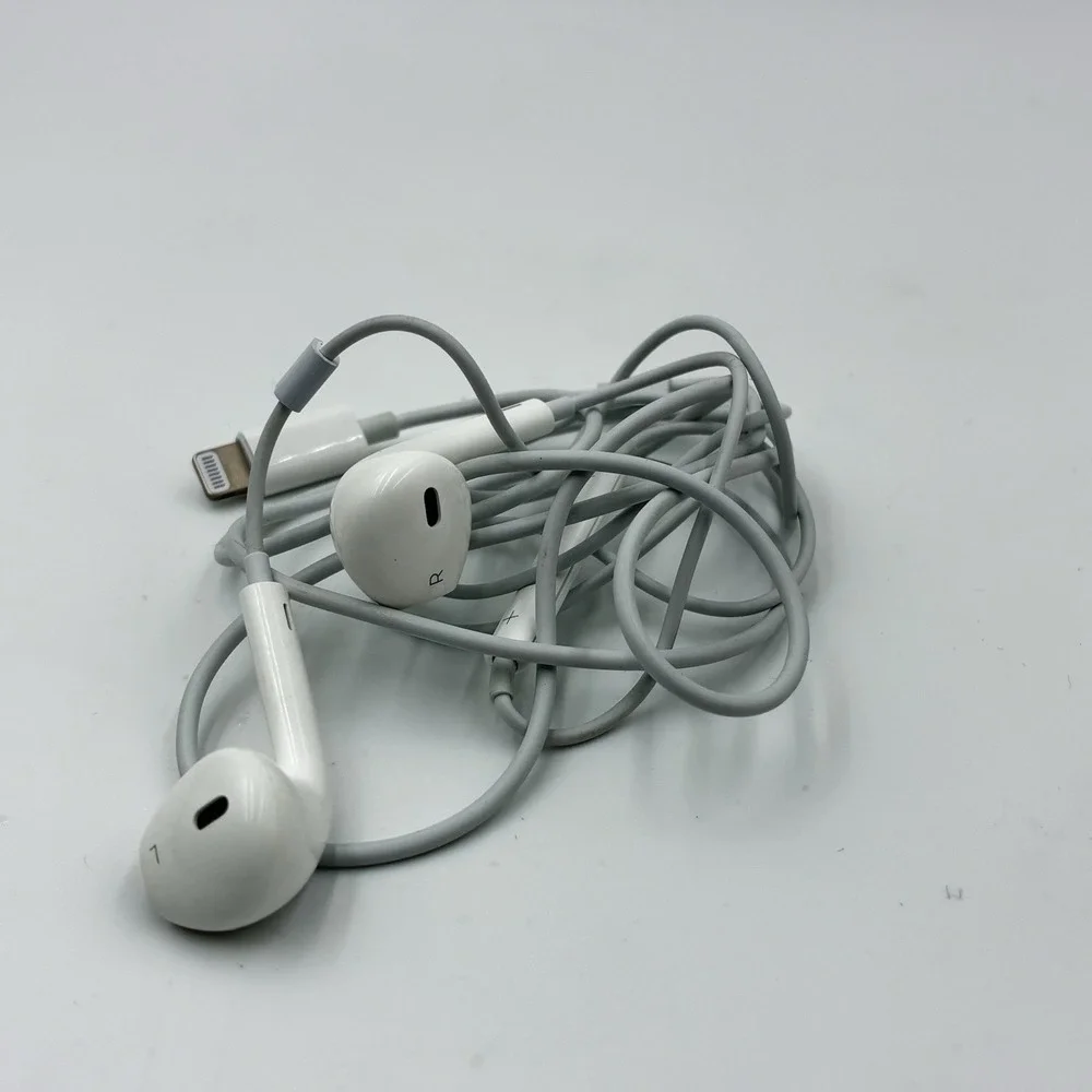 Apple EarPods with Lightning Connector In Ear Canal Headset - White